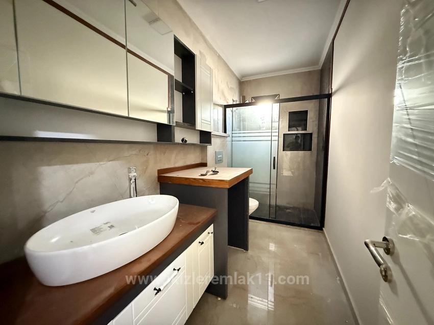 3+1-Zimmer Villa Zu verkaufen in Cumhuriyet Bz. Seferihisar Doğanbey - 180 m²