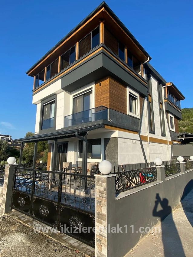 3+1-Zimmer Villa Zu verkaufen in Atatürk Bz. Seferihisar Doğanbey - 180 m²