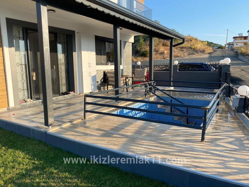 3+1-Zimmer Villa Zu verkaufen in Atatürk Bz. Seferihisar Doğanbey - 180 m²