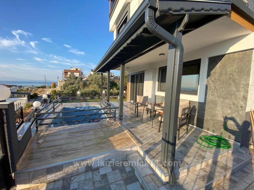 Freistehende Villa Mit 3+1 Schlafzimmern, Meerblick Und Pool In Seferihisar Doğanbey Zu Verkaufen