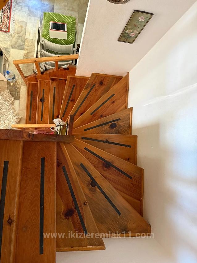 3+1 Villa Mit Garten Zum Verkauf Am Meer In Seferihisar Ürkmez