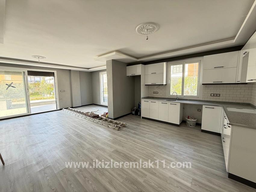 3+1-Zimmer Villa Zu verkaufen in Cumhuriyet Bz. Seferihisar Doğanbey - 300 m²
