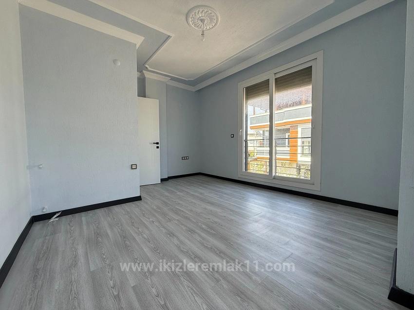 Freistehende 3+1-Maisonette-Villa Auf Einem 300 M2 Großen Grundstück In Seferihisar Doğanbey