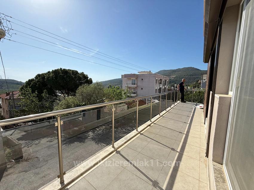 Neue 3+1-Wohnung Mit Meer- Und Naturblick Im Zentrum Von Gumuldur Zu Verkaufen