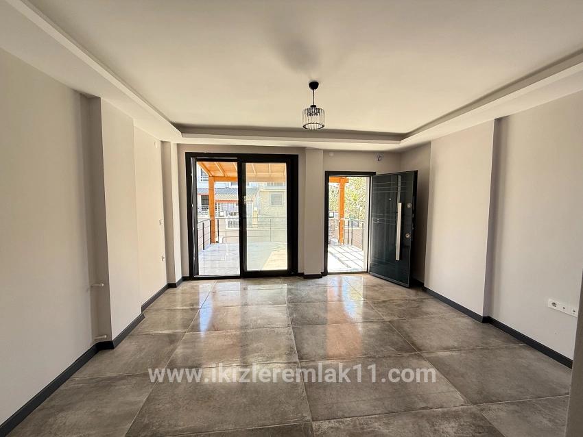 2+1-Zimmer Villa Zu verkaufen in Cumhuriyet Bz. Seferihisar Doğanbey - 165 m²