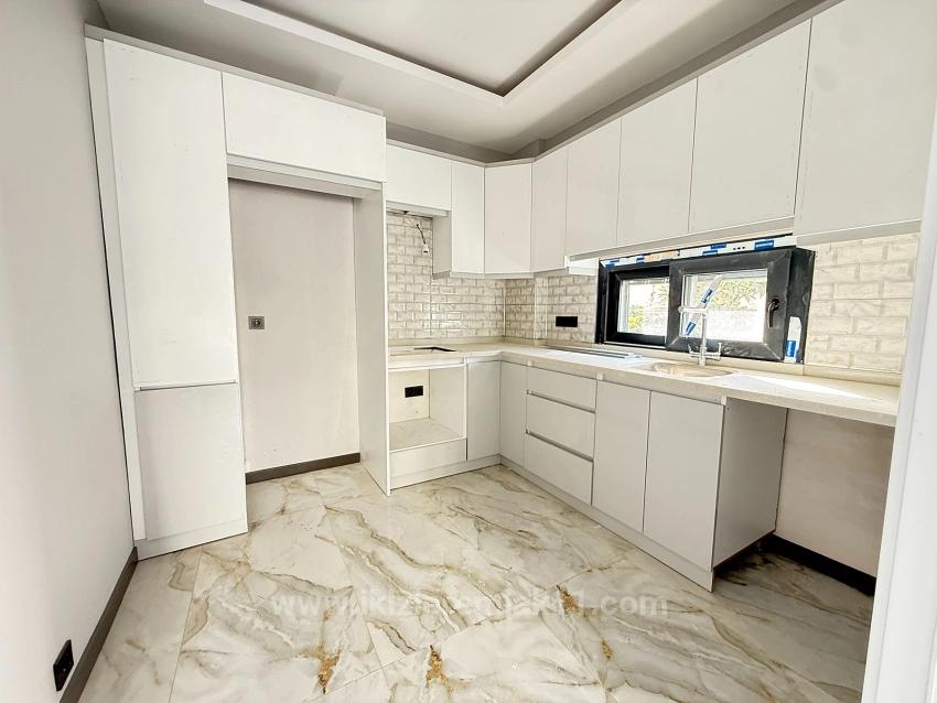 3+1 Eckvilla Mit Meerblick Und Separater Küche In Ürkmez