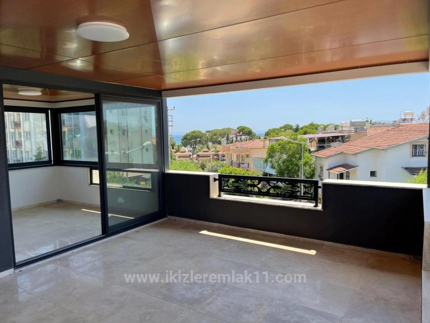 Luxuriöse Und Komfortable Duplex-Villa Am Meer In Seferihisar Ürkmez Zu Verkaufen