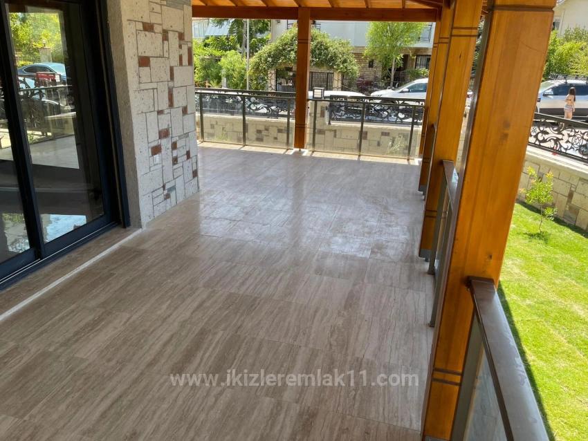 Luxuriöse Und Komfortable Duplex-Villa Am Meer In Seferihisar Ürkmez Zu Verkaufen