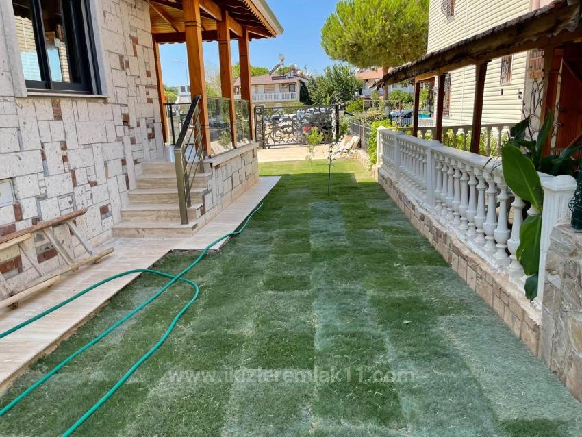 Luxuriöse Und Komfortable Duplex-Villa Am Meer In Seferihisar Ürkmez Zu Verkaufen