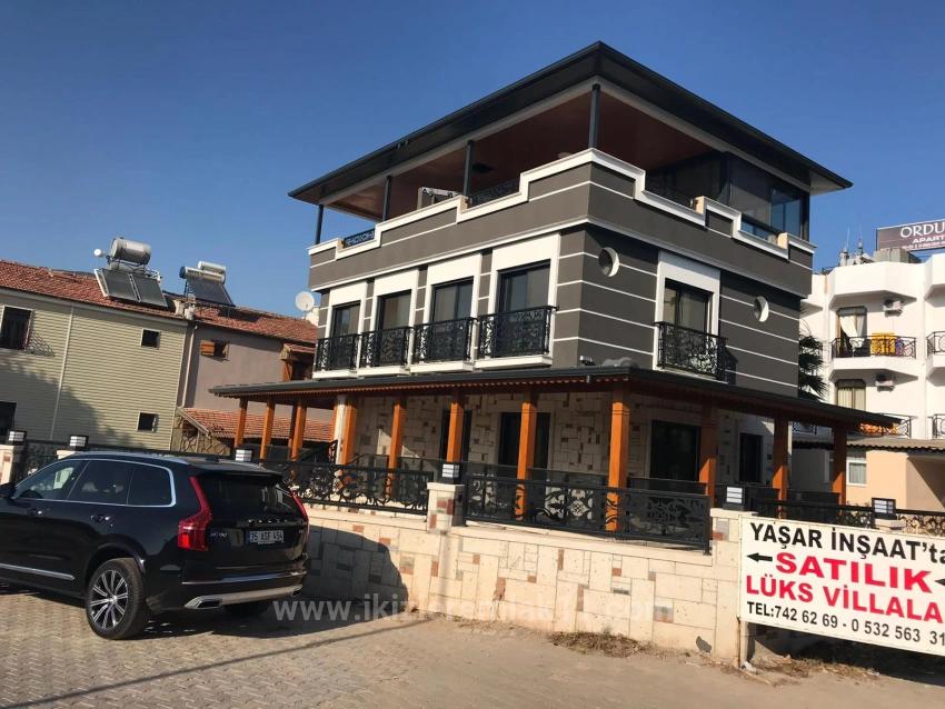 Luxuriöse Und Komfortable Duplex-Villa Am Meer In Seferihisar Ürkmez Zu Verkaufen