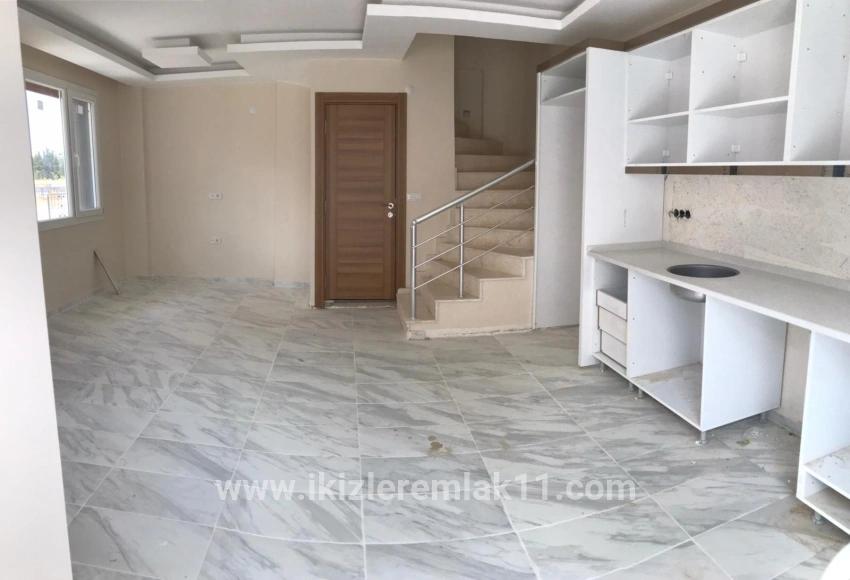 3+1-Zimmer Einfamilienhaus Zu verkaufen in Cumhuriyet Bz. Seferihisar Doğanbey - 180 m²