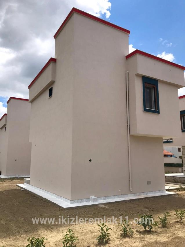3+1-Zimmer Einfamilienhaus Zu verkaufen in Cumhuriyet Bz. Seferihisar Doğanbey - 180 m²
