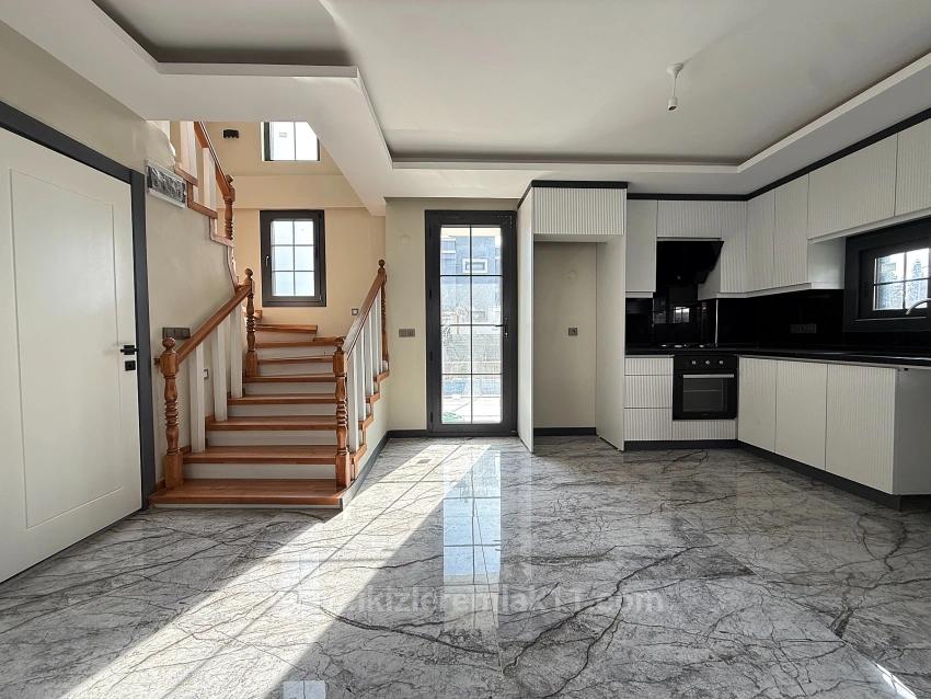 Brandneue, Freistehende Luxusvilla Mit Pool In Seferihisar Doğanbey Zu Verkaufen