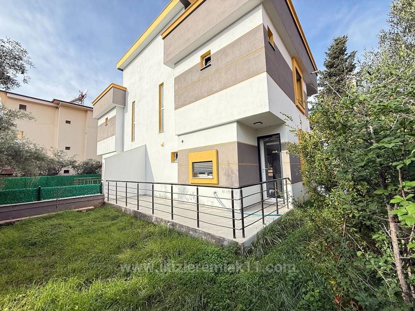 3 + 1 Brandneue Villa Mit Großem Garten Zum Verkauf In Seferihisar Doğanbey