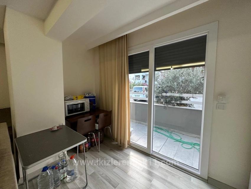 2+1 Erdgeschosswohnung Zum Verkauf In Seferihisar Doğanbey, 200 M Vom Meer Entfernt