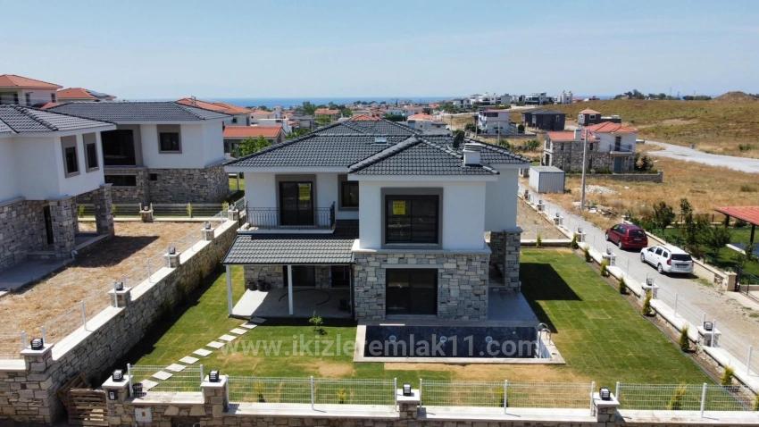 4+1 Villa Mit Privatem Pool Und Luxuriösem Kamin In Seferihisar, Akarca Zu Verkaufen