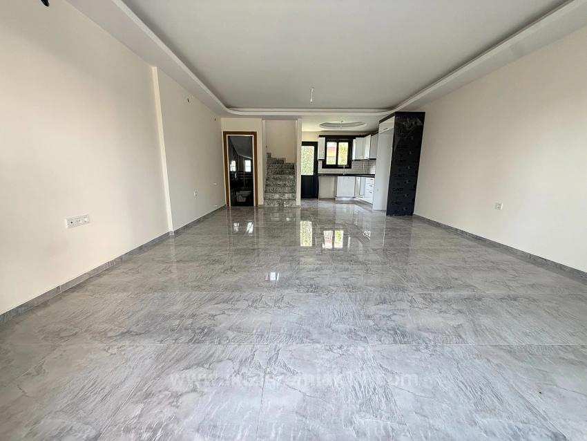 Brandneue 3+1-Maisonette-Villa/Sommerhaus Zum Verkauf In Doğanbey, Seferihisar.