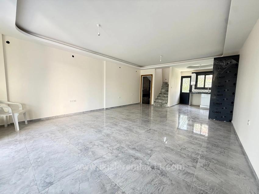 Brandneue 3+1-Maisonette-Villa/Sommerhaus Zum Verkauf In Doğanbey, Seferihisar.