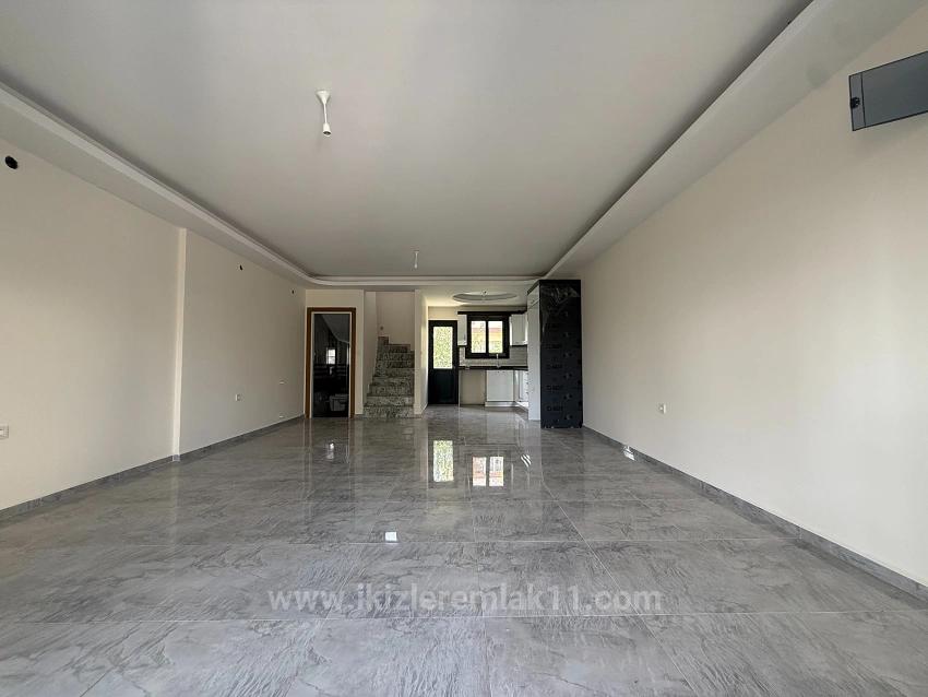 Brandneue 3+1-Maisonette-Villa/Sommerhaus Zum Verkauf In Doğanbey, Seferihisar.