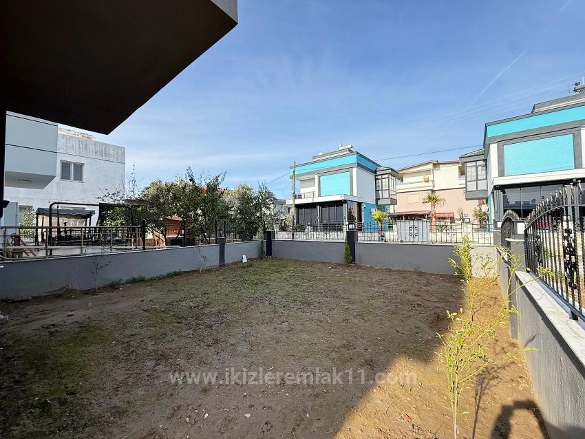 Nur Brandneue Freistehende 3+1-Zimmer-Villa Mit Garten In Doğanbey, Seferihisar Zu Verkaufen.