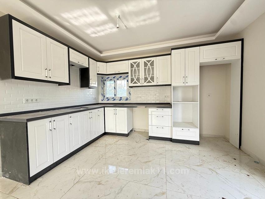 Nur Brandneue Freistehende 3+1-Zimmer-Villa Mit Garten In Doğanbey, Seferihisar Zu Verkaufen.