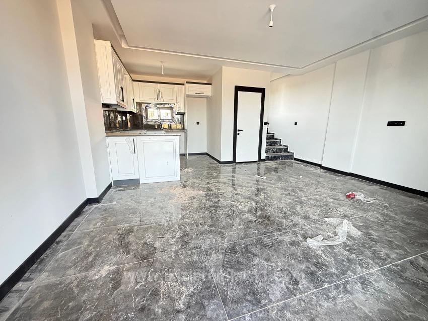 Brandneues 2+1-Maisonette-Sommerhaus Mit Garten In Doğanbey, Seferihisar Zu Verkaufen.