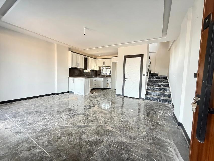 Brandneues 2+1-Maisonette-Sommerhaus Mit Garten In Doğanbey, Seferihisar Zu Verkaufen.