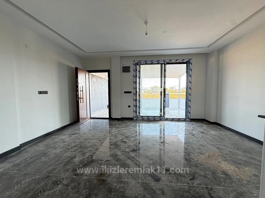 Brandneues 2+1-Maisonette-Sommerhaus Mit Garten In Doğanbey, Seferihisar Zu Verkaufen.