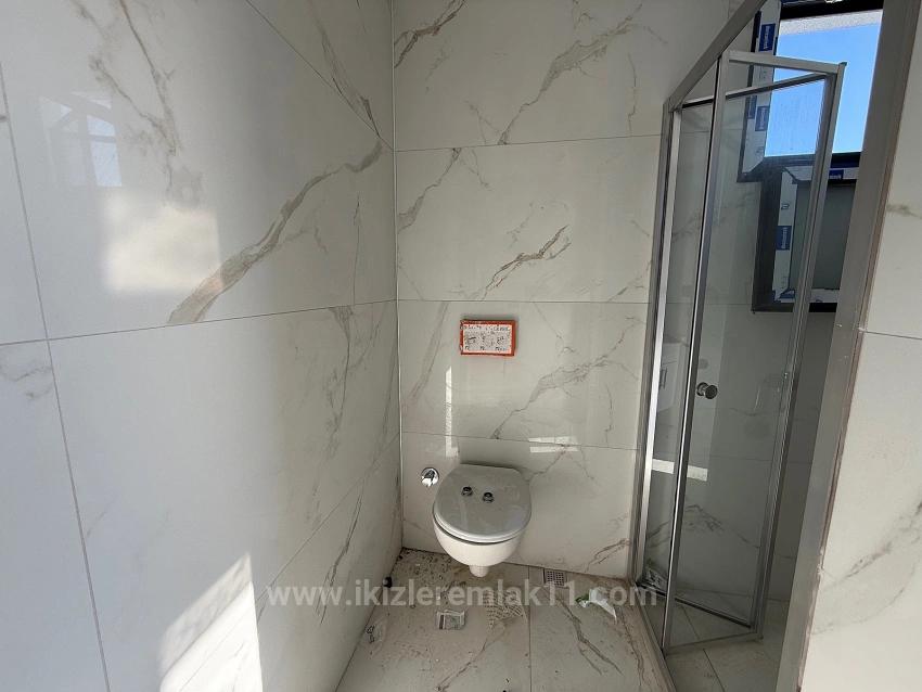 Brandneues 2+1-Maisonette-Sommerhaus Mit Garten In Doğanbey, Seferihisar Zu Verkaufen.