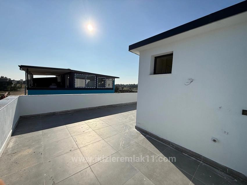 Brandneues 2+1-Maisonette-Sommerhaus Mit Garten In Doğanbey, Seferihisar Zu Verkaufen.
