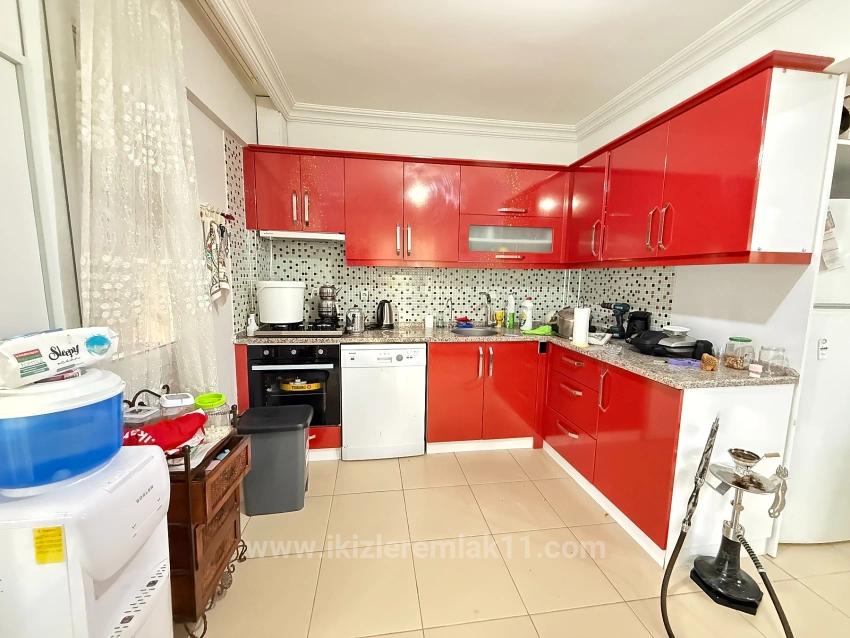 5+1-Zimmer Einfamilienhaus Zu verkaufen in Cumhuriyet Bz. Seferihisar Doğanbey - 200 m²