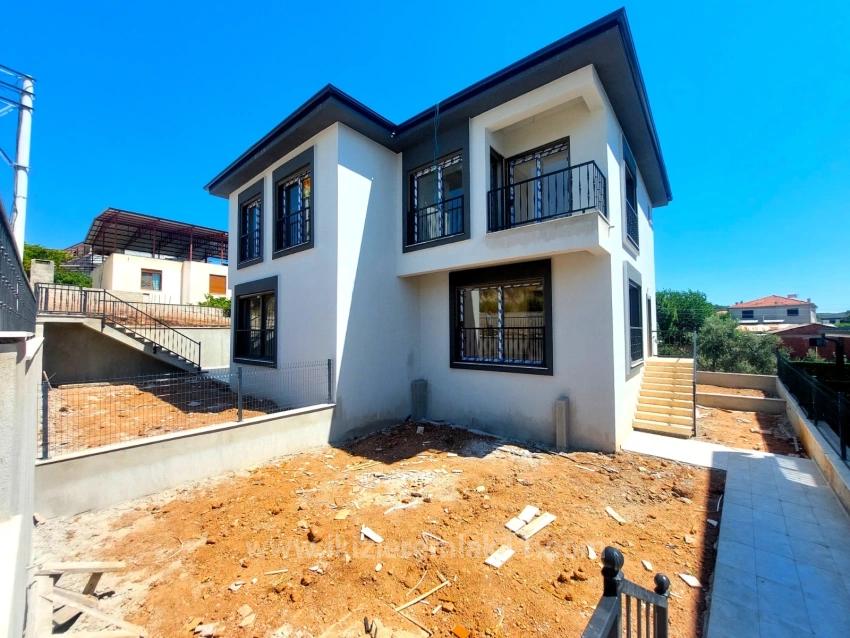 Brandneue 2+1-Maisonette-Villa Mit Garten Zum Verkauf In Payamlı, Seferihisar.