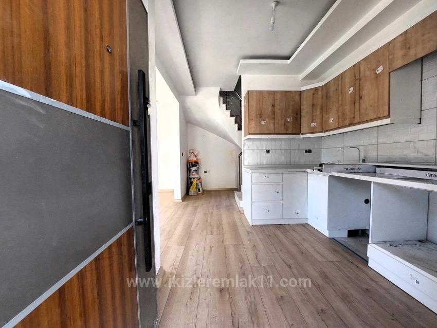 Brandneue 2+1-Maisonette-Villa Mit Garten Zum Verkauf In Payamlı, Seferihisar.