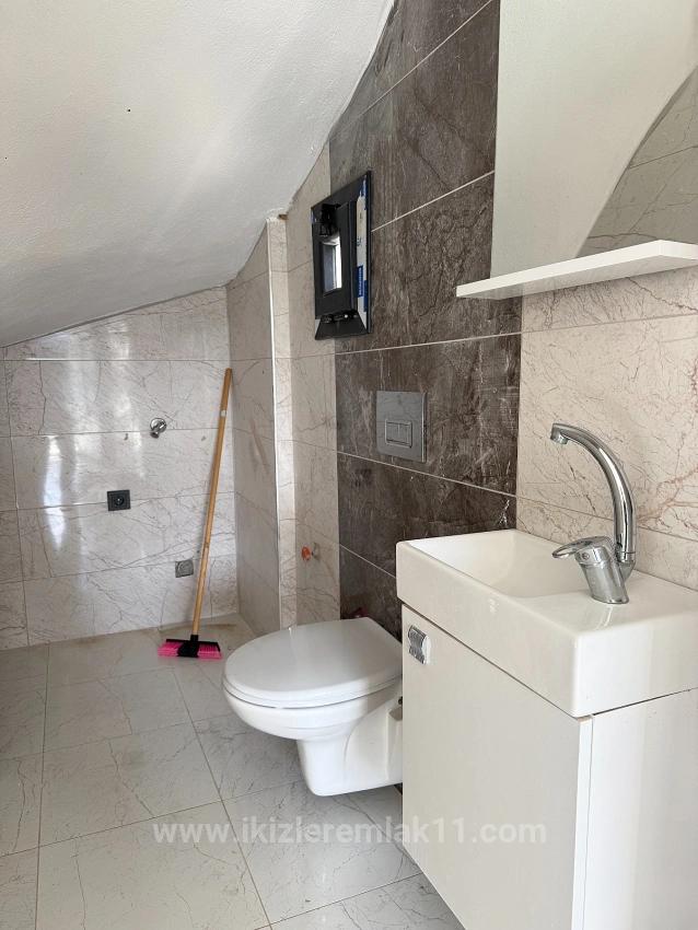 3+1 Maisonette-Villa Mit Neuem Garten Zum Verkauf In Seferihisar Doğanbey