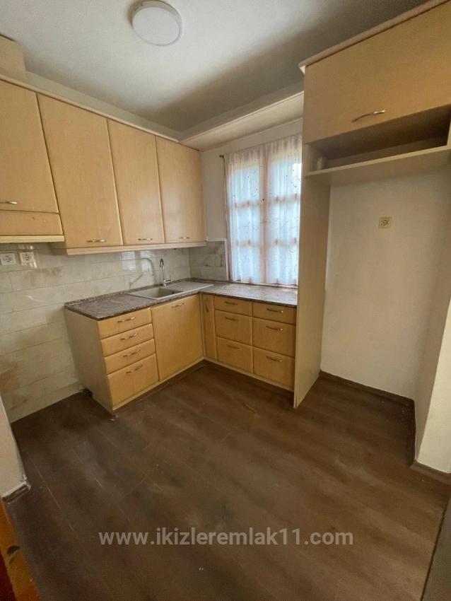 3+1 Maisonette-Villa Mit Garten In Seferihisar Ürkmez, Direkt Am Meer Zu Verkaufen.