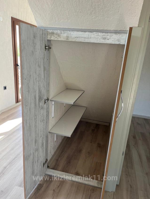 Fertiges, Freistehendes Sommerhaus Mit 2+1 Schlafzimmern In Menderes Gümüldür Zu Verkaufen, Mit Einem 200 Quadratmeter Großen Garten.