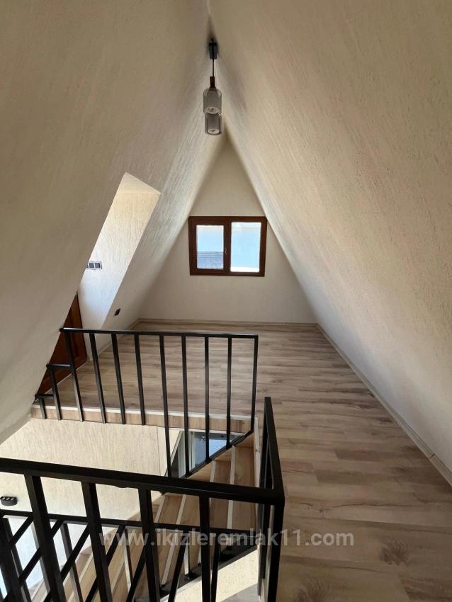 Fertiges, Freistehendes Sommerhaus Mit 2+1 Schlafzimmern In Menderes Gümüldür Zu Verkaufen, Mit Einem 200 Quadratmeter Großen Garten.