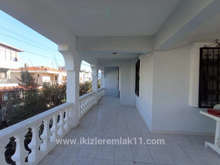 6+1-Zimmer Einfamilienhaus Zu verkaufen in Cumhuriyet Bz. Seferihisar Doğanbey - 200 m²