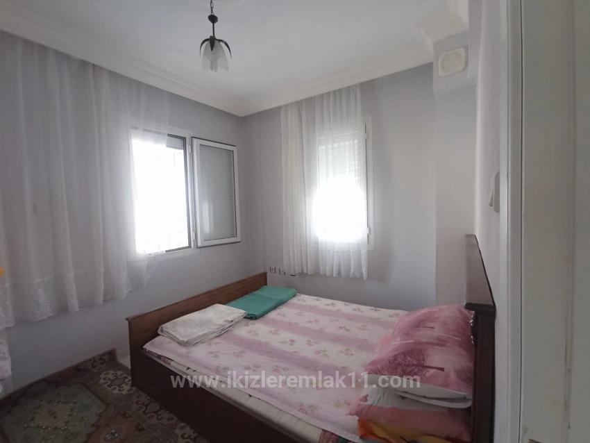 Freistehende 6+1 Villa Mit Garten Zum Verkauf In Doğanbey, Seferihisar