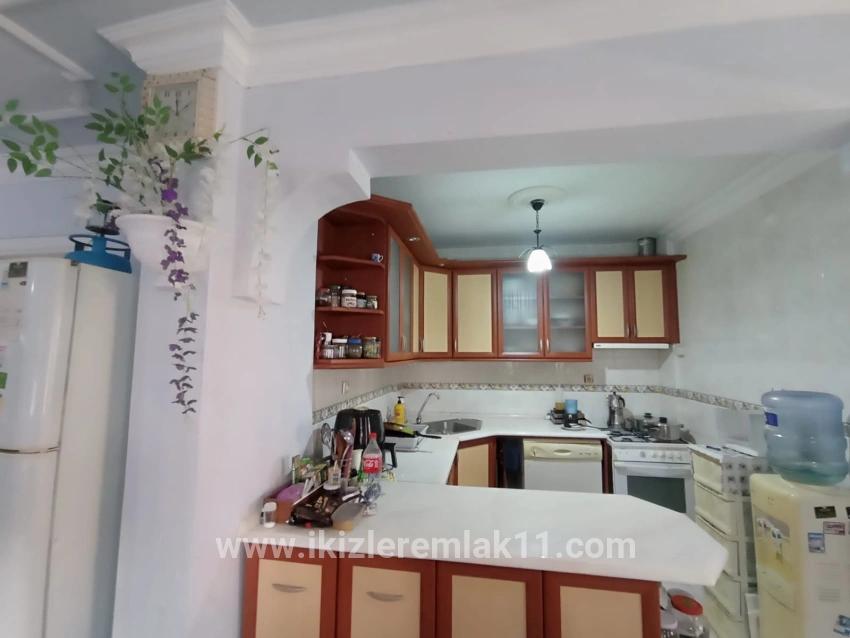 6+1-Zimmer Einfamilienhaus Zu verkaufen in Cumhuriyet Bz. Seferihisar Doğanbey - 200 m²
