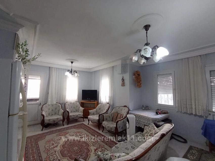 Freistehende 6+1 Villa Mit Garten Zum Verkauf In Doğanbey, Seferihisar