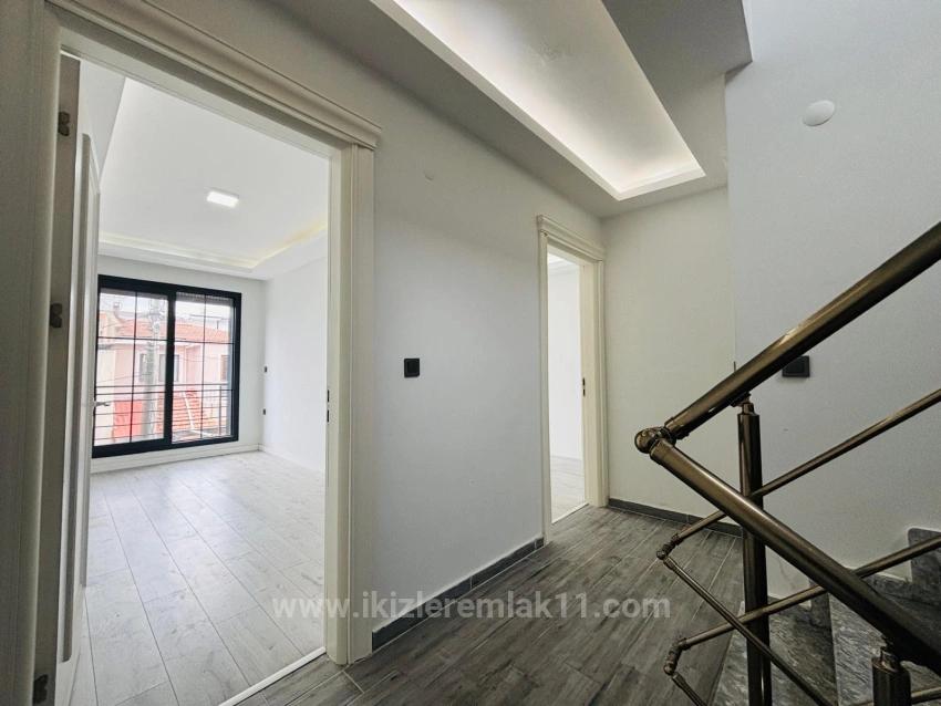 3+1 Maisonette-Villa Zum Verkauf Im Zentrum Von Seferihisar Doğanbey