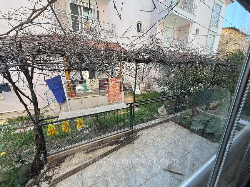 2+1 Erdgeschosswohnung Mit Garten Zum Verkauf Im Zentrum Von Seferihisar Ürkmez.