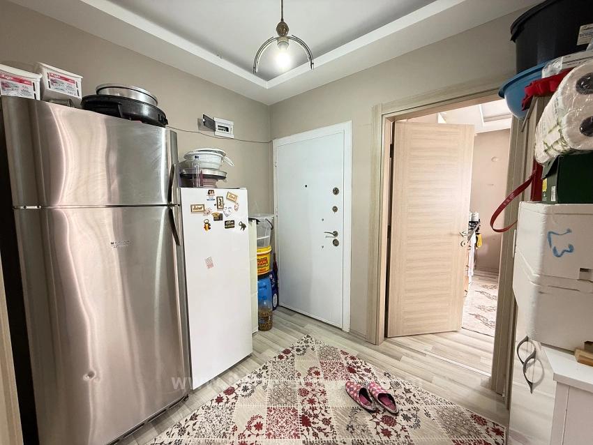 2+1 Wohnung Zum Verkauf Im Mittleren Stockwerk Im Zentrum Von Ürkmez, Seferihisar