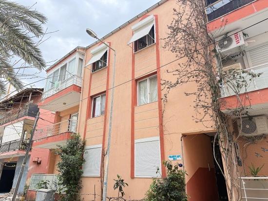 2+1 Wohnung Zum Verkauf Im Zentrum Von Seferihisar Ürkmez, 80 M2, 200 M Vom Meer Entfernt.