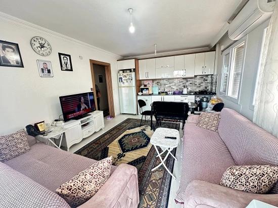 2+1 Wohnung Zum Verkauf Im Zentrum Von Seferihisar Ürkmez, 80 M2, 200 M Vom Meer Entfernt.