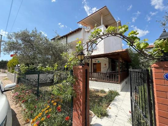 3+1 Maisonette-Villa Mit Großem Garten Im Doğanbey Center, Seferihisar