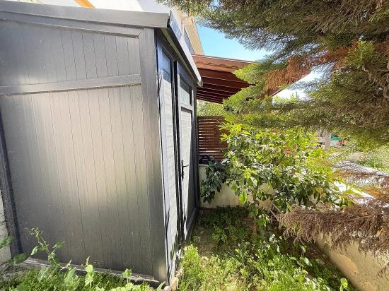 2+1 Voll Möblierte Villa Mit Garten In Doğanbey, Seferihisar Zu Verkaufen