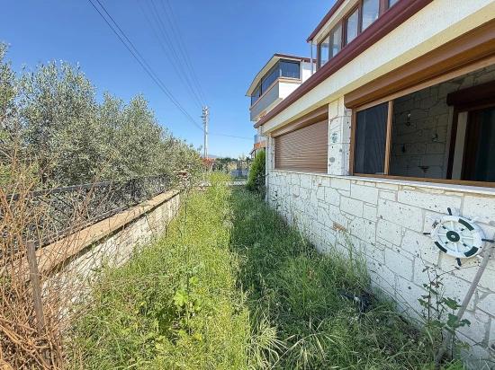 2+1 Voll Möblierte Villa Mit Garten In Doğanbey, Seferihisar Zu Verkaufen