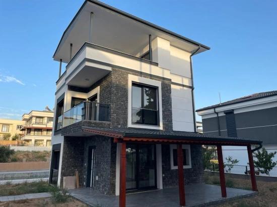 Brandneue Freistehende 3+1 Villa Mit Privatem Pool In Doğanbey, Seferihisar Zu Verkaufen.
